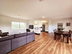 TeKiwi Retreat A Spacious Escape - Motupipi