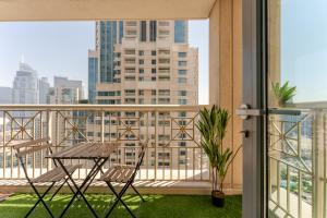 Central 1BR with Downtown Fountain Views