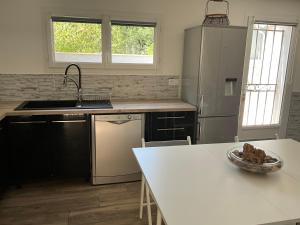 Maisons de vacances Le petit bastidon gite a Oppede avec piscine : photos des chambres