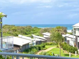 Aqua Villa at Caves Beach Villas - Merewether
