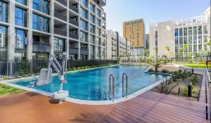 New Olympic Park 2 bedroom Condo -Pool Gym Parking - Flemington