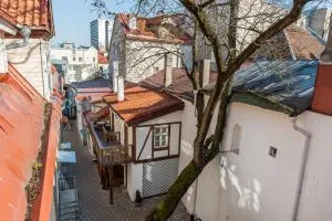 Three Crowns Residents - Noarootsi