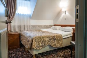 Small Double/Twin Room room in Three Crowns Residents