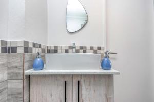 Blue Haven UPS Parking Pool Views