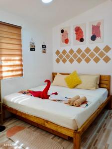 Olango Island - S&E-2 Tiny Guest House Fully Furnished with Hot Shower, Washer, Wi-Fi, Netflix & King-size Bed