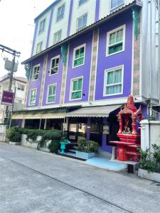 Sawasdee Hotel @ Sukhumvit Soi 8
