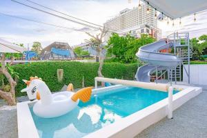 White Beach Villa, Beach Nearby