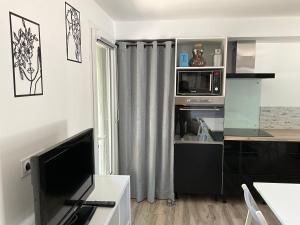 Le petit bastidon gîte à Oppède avec piscine