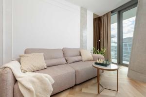 Wave Apartments by Solarento