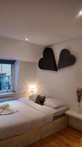 3 BHK Apt Haymarket Leicester Square Soho HY04