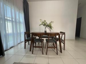 RUMAH EMBUN - Near KLIA & Sepang F1 Circuit