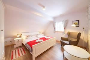 Three-Bedroom Townhouse room in Dom Nad Wodospadem pod Śnieżnymi Kotłami