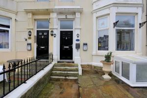 Pepsi Max 2 Bed Apartment close to Pleasure Beach