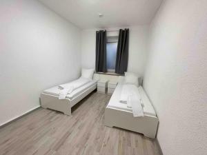 SAD401 Geräumig eingerichtete Monteurwohnung