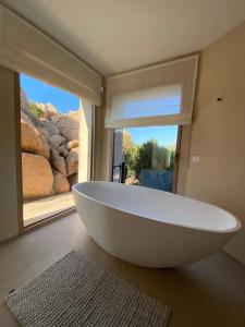 Luxury Villa with unmatched view and Sea-Fall Pool img30