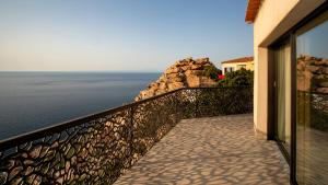 Luxury Villa with unmatched view and Sea-Fall Pool img63