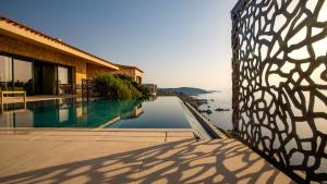 Luxury Villa with unmatched view and Sea-Fall Pool img52