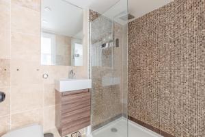 Stunningly Spacious 4BD Home Clapham North