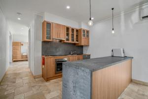 LIAPIS ESTATE Rostrevor Adelaide