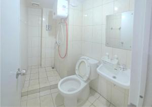 2BR Apart 2nd Floor Springlake Summarecon Bekasi
