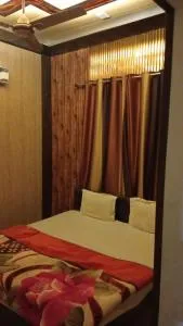 Hotel Vasavi Naimisharanya - Hardoī