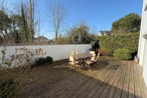 Maisons de vacances Villa familiale avec terrasse a Cucq : Maison de Vacances