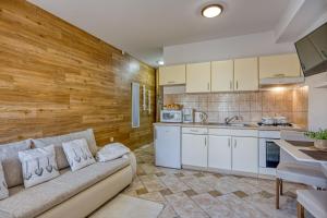 Apartments Jakara