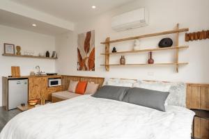 SkylineHeaven- Rustic Rail & Roam