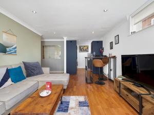 Stylish Apartment by London Fields with a Balcony - Pass the Keys