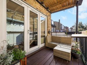 Stylish Apartment by London Fields with a Balcony - Pass the Keys