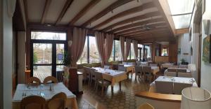 Hotels Logis Hotel Notre-Dame - restaurant ouvert midi et soir sauf dimanche soir : photos des chambres