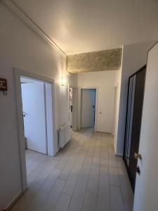 Summer Breeze Mamaia