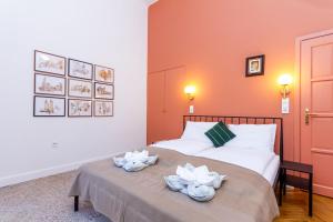 2BR Modern Elegance w Sauna and AC by NeWave