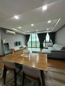 Free Parking, 2-8Pax, 3Room 2Bath, Vivacity Jazz 4 Kuching