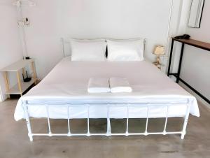 XX Yellow Place Sukhumvit Soi 2 - BTS Nana