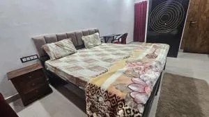 Sukdham Homestays Mathura! - Gokul