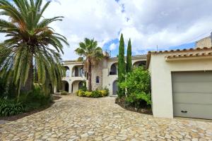 LEON INMO Villa Royal - 10500