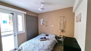 2 Cozy Apts, Fast Internet, 5 Min Walk to Beach!