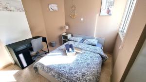 2 Cozy Apts, Fast Internet, 5 Min Walk to Beach!