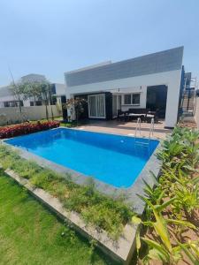 Alish Villa - Relax in 2BHK Luxe Villa with Private Pool
