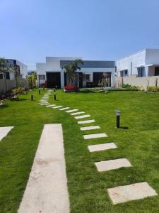 Alish Villa - Relax in 2BHK Luxe Villa with Private Pool