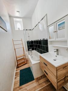 Villas Villa - centre d-Epernay - 6 Chambres - Terrasse : photos des chambres