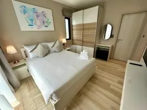 Halo the Title - Ban Nong Chaeng