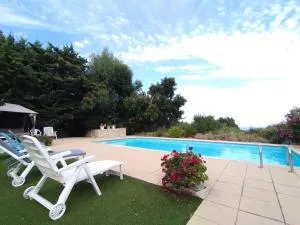 Grande villa provençale pour 10 personnes avec piscine - La Môle