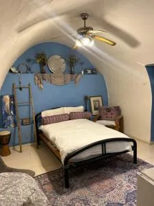 Classic Tzfat Tzimmer above HaAri and views of Meron - Bar Yohai