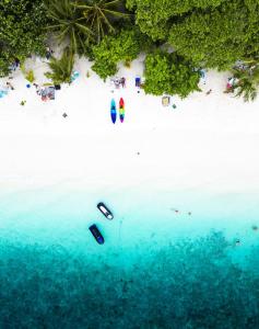 ARIA Beach, Ukulhas