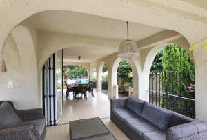 LEON INMO Villa Royal - 10500