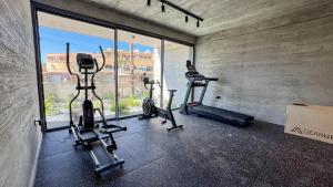 Malberry Park 201 - Modern 2 Bedroom Apartment with Pool, Gym, Jaccuzi