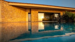 Luxury Villa with unmatched view and Sea-Fall Pool img49
