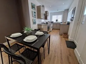 Greenacres Bungalow 2 Bedroom Sleeps 4 Near Town Centre - Abercanaid